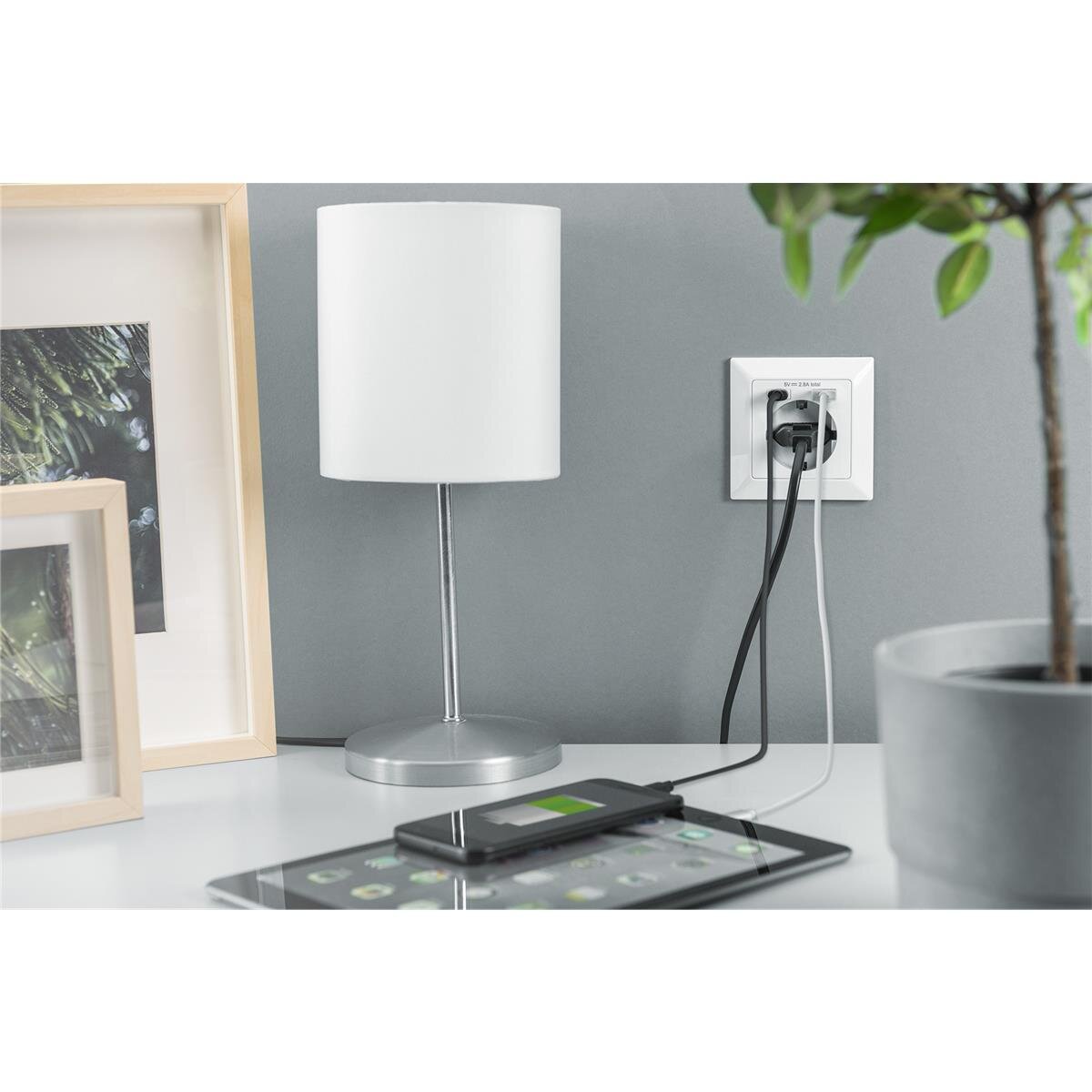 DIGITUS Sicherheits-Steckdose für Unterputzmontage mit 1 x USB Type-C, 1 x USB A